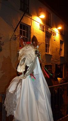 Mari_Lwyd_outside_the_Bridge_Inn,_Chepstow_Mari_Lwyd_2014